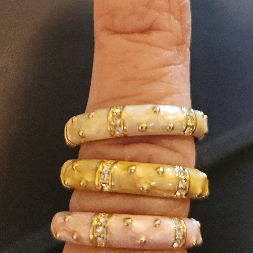 Set Of 3 Rings. White, Gold and Pink.